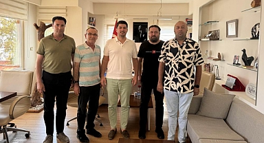 Gazeteciler Küçükkuyu Belediye Başkanı Gürel'i ziyaret etti