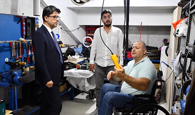 Rektör Erenoğlu, Türkiye Sakatlar Derneği Çanakkale Şubesi&#039;nin projelerini dinledi
