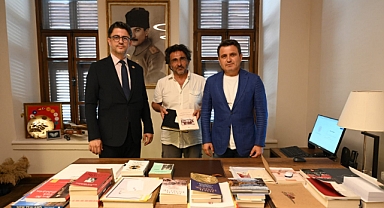 Tarihi albüm bağışlandı