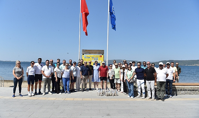 Yeni Kordon Barış Plajı&#039;nda sahil temizlendi