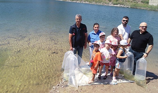 Balıklandırma projesi ile su altı zenginleşiyor