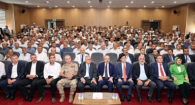 İçişleri Bakan Yardımcısı Bülent Turan, Adıyaman'da muhtarlarla buluştu