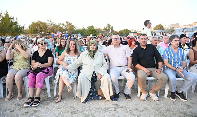 Kepez&#039;de Troya Halk Dansları Festivali coşkusu
