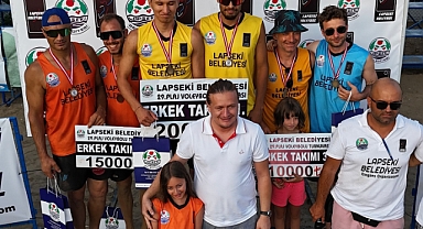 Lapseki Plaj Voleybolu Turnuvası'nda kazanalar belli oldu