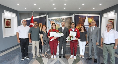 Vali Toraman, milli sporcuları tebrik etti