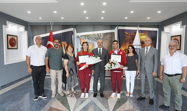 Vali Toraman, milli sporcuları tebrik etti