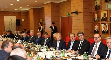 ÇOMÜ Rektörü Erenoğlu, üniversite hastanelerinde yaşanan sorunların çözülmesine yönelik somut öneriler sundu