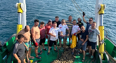 Edremit Körfezinde hayalet ağ temizliği