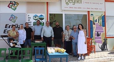 Geyikli Belediye Başkanı Mevlüt Oruçoğlu, yeni iş yeri açılışına katıldı