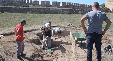 Bozcaada Kalesi'nde kazı çalışması