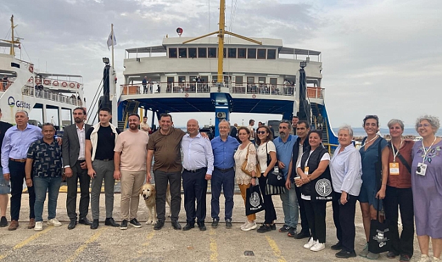 İki ada arasında düzenli feribot seferi istiyorlar