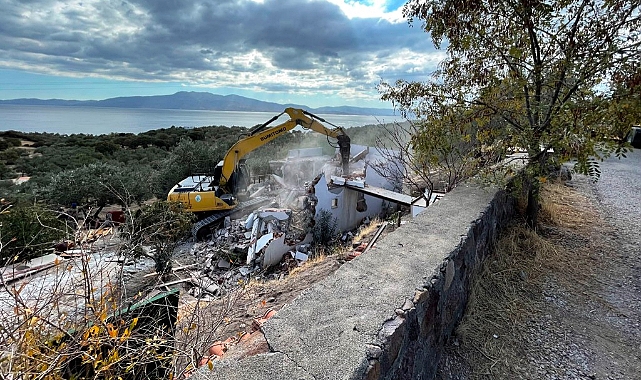 Ayvacık&#039;ta kaçak yapı yıkımı!