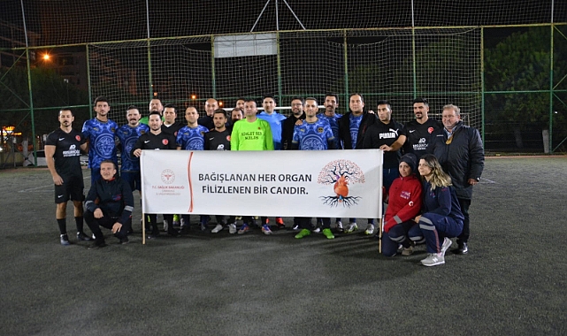 Futbol Turnuvası&#039;nda anlamlı pankart