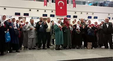 Umre kafilesi dualarla uğurlandı