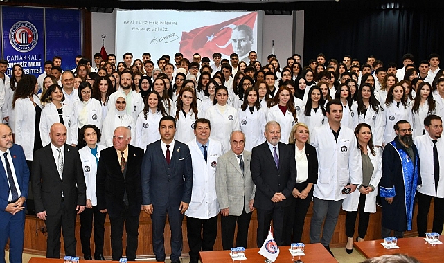 Diş Hekimliği Fakültesi&#039;nde Beyaz Önlük Giyme Töreni gerçekleştirildi