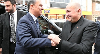 Gider; "Bu sevgi ve saygıya layık olmak her babayiğidin harcı değil"