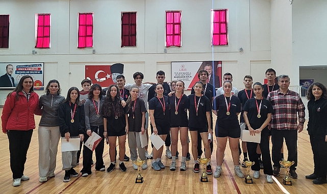 Badminton müsabakaları sona erdi