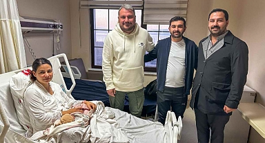 Başkan Fırat yeni yılın ilk bebeklerini ziyaret etti