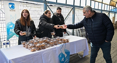 Çanakkale'de belediyeden kandil simidi ikramı