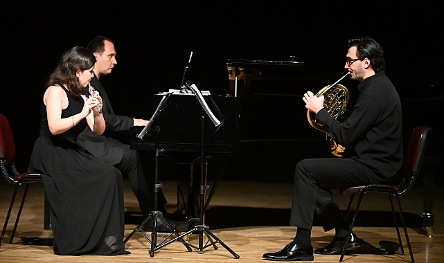 Dinleyicilere müzik ziyafeti sundular