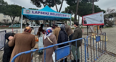 Lapseki'de lokma ikramı