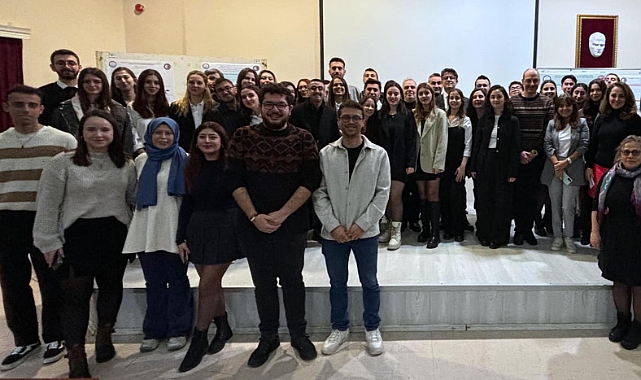 Öğrenciler projelerinin detaylarını anlattı