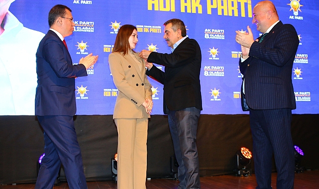Zeynep Çelik AK Parti&#039;ye geçti