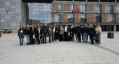 ÇOMÜ Öğrencilerinden Yeşil Yerel Yönetim Binası ve Kültür Merkezi ziyareti
