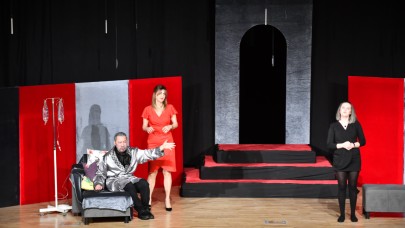 “Hastalık Hastası” sahnelendi