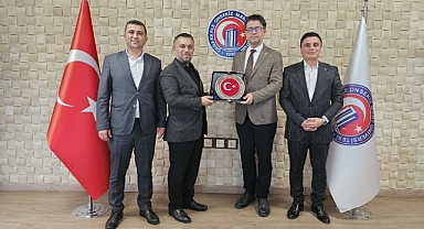 Hak-İş başarılı üniversitemizi destekliyor