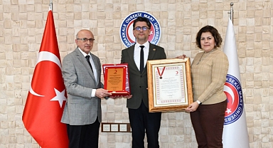 Türk Kızılay'ından ÇOMÜ'ye bronz madalya
