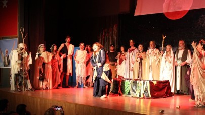 "Bir Troya Düğünü: Helen-Paris Aşkı"