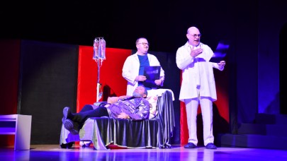 “Hastalık Hastası” izleyici ile buluştu