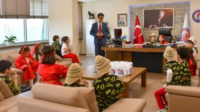 ÇOMÜ’lü çocuklardan 23 Nisan ziyareti