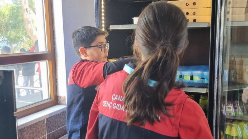 Genç gıda denetçilerinden kantin denetimi