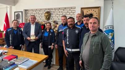 Başkan Oruçoğlu’na sürpriz kutlama