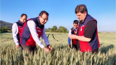 Tarım ekipleri üreticinin yanında