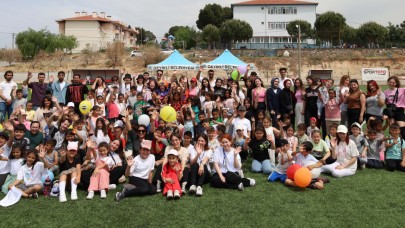 ÇOMÜ’lü gençlerden kütüphaneye destek