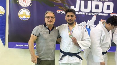 ÇOMÜ’lü Halil Boran’dan Türkiye ikinciliği başarısı