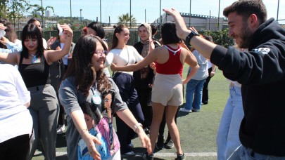 Hem eğlendirdiler hem de eğlendiler