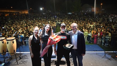 Ufuk Beydemir Biga’da hayranlarıyla buluştu