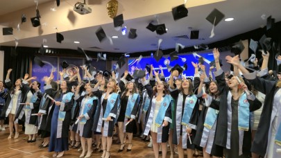 Turizm Fakültesi’nde mezuniyet coşkusu yaşandı