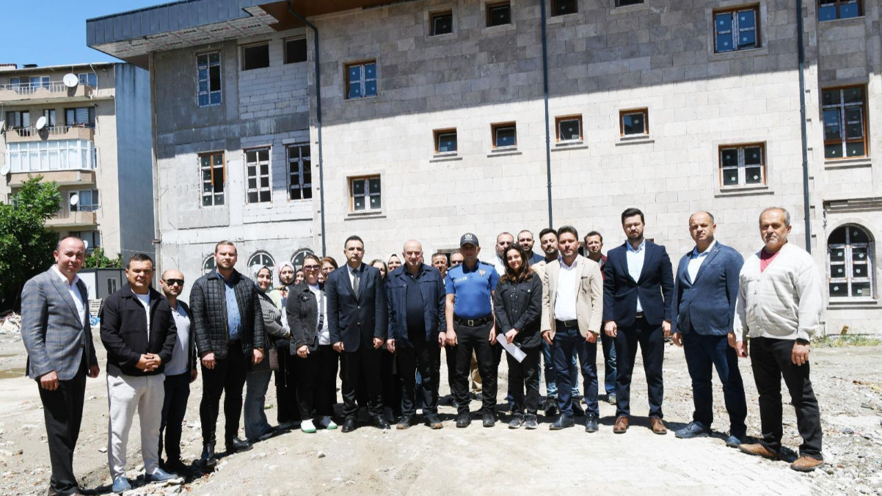 Gider; “Çanakkale’nin her noktasına okul da yaparız, yatırımı da götürürüz.”