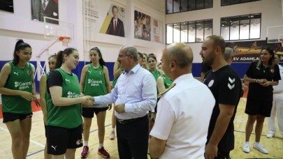 Vali Toraman’dan milli sporculara ziyaret