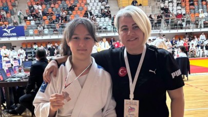 Ecem Özden bronz madalya kazandı