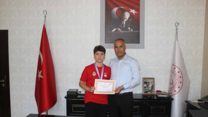 Özgür Bulut Tüzüner'den önemli başarı