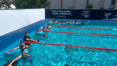 Yüzme eğitimleri başladı