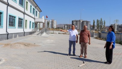 Eğitim yatırımlarını inceledi