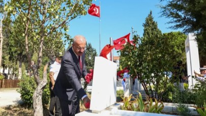 Hastane Bayırı Şehitliği'nde anma programı