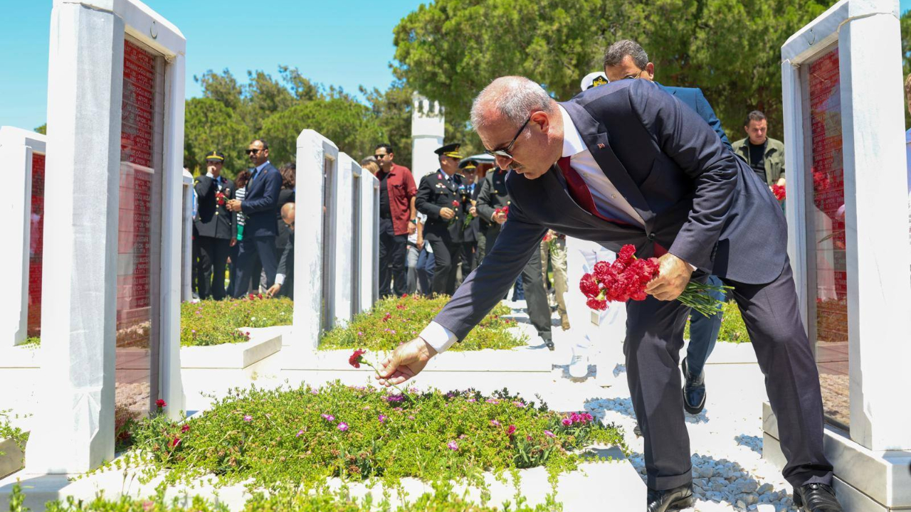 Şehitler Abidesi’nde anma programı